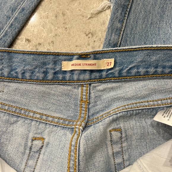 Levi’s Wedgie Straight Ankle Length - Picture 2 of 5